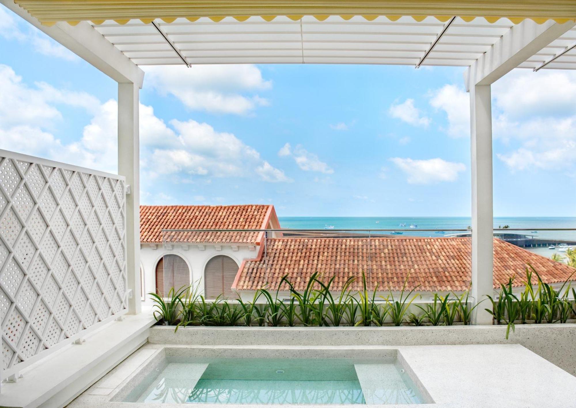 La Festa Phu Quoc, Curio Collection By Hilton Hotel Exterior photo